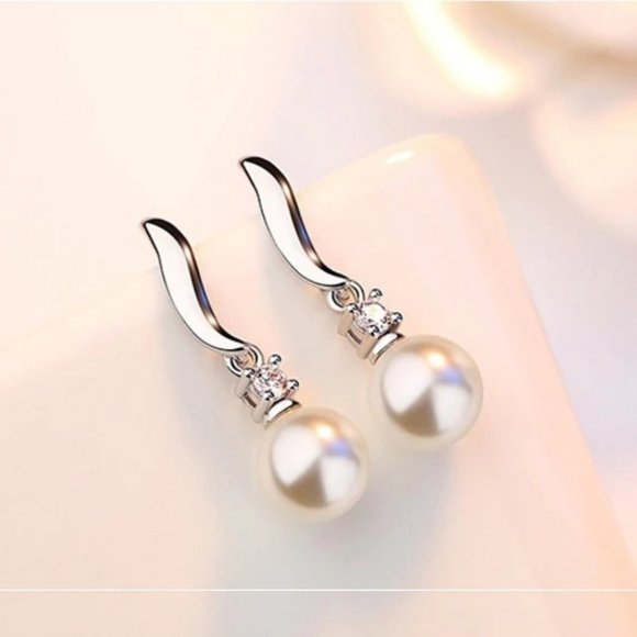 NEW 925 Sterling Silver Diamond Pearl Earrings - Picture 2 of 7